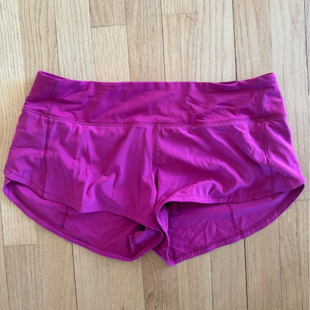 Lululemon hottie hot shorts size 6.